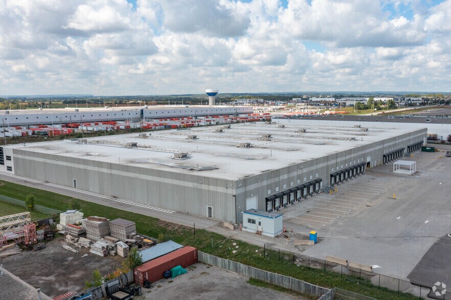 More Photos Of 13153 Coleraine Dr, Caledon Warehouse For Lease