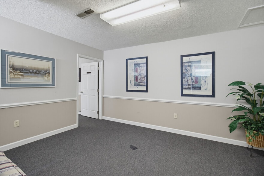 More Photos Of 701 W Main St, Jamestown Office For Sale