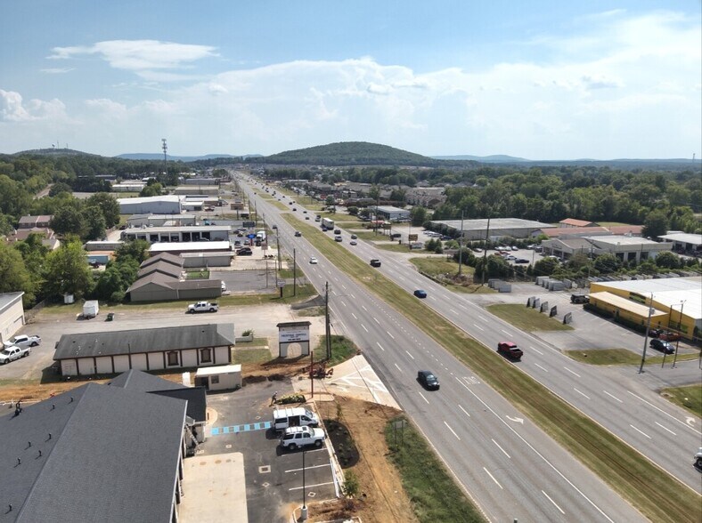 More Photos Of 11505 S Memorial Pky, Huntsville Storefront For Sale