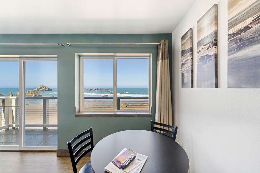 More Photos Of 1865 Beach Loop Dr, Bandon Hotel For Sale