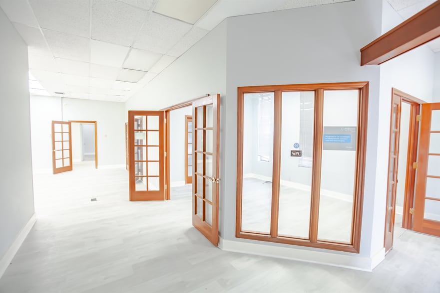 More Photos Of 16350 NE 12th Ave, North Miami Beach General Retail For Lease