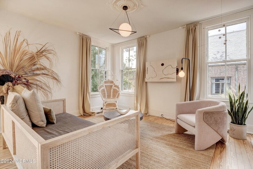 More Photos Of 118 S 4th St, Wilmington Hospitality For Sale