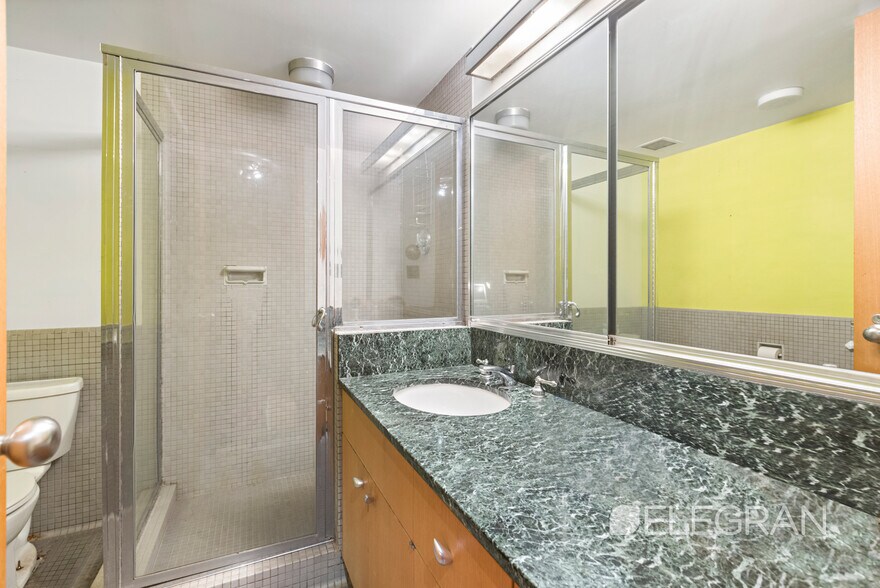 More Photos Of 246 E 48th St, New York Apartments For Sale