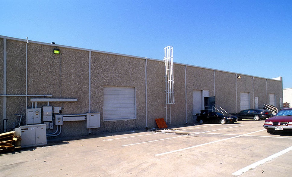 More Photos Of 1352-1366 Exchange Dr, Richardson Unknown For Lease