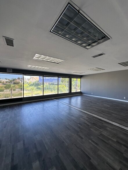 Primary Photo Of 650-660 E Manchester Blvd, Inglewood Storefront Retail Office For Lease