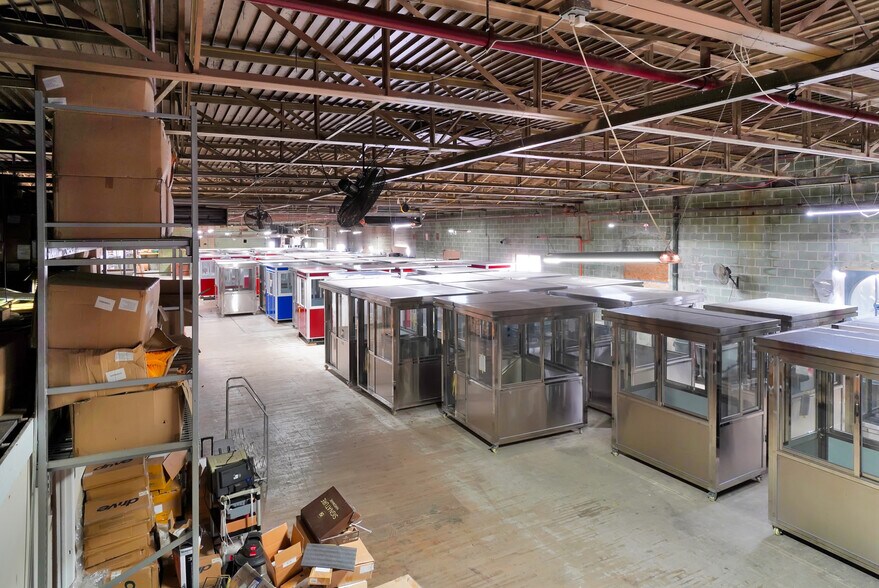 More Photos Of 25 Grand Ave, Red Lion Warehouse For Lease