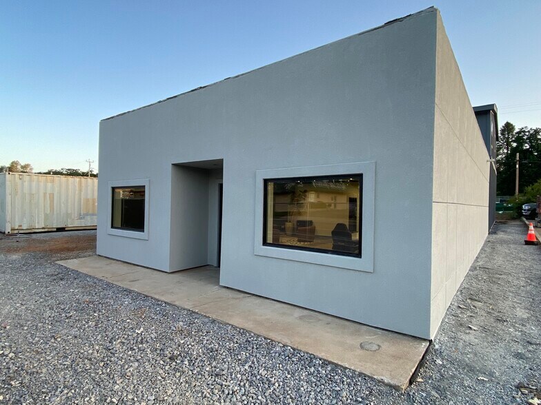 Primary Photo Of 4656 Front St, Shasta Lake Flex For Lease