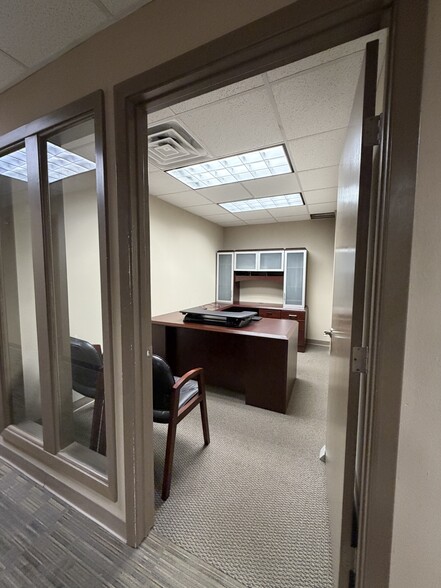 More Photos Of 1018 Central Ave, Metairie Service For Lease