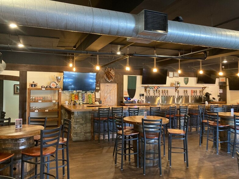 More Photos Of 112 Wilkinson St, Syracuse Flex For Sale