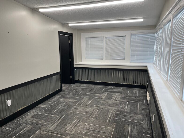 More Photos Of 143-147 Grand Ave, Kirkwood Showroom For Sale