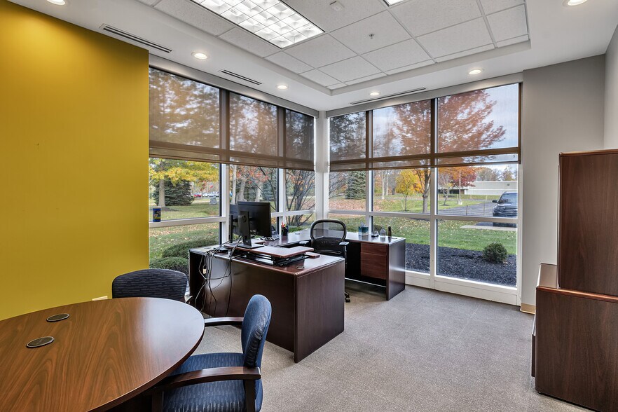 More Photos Of 23 Cobham Dr, Orchard Park Office For Lease