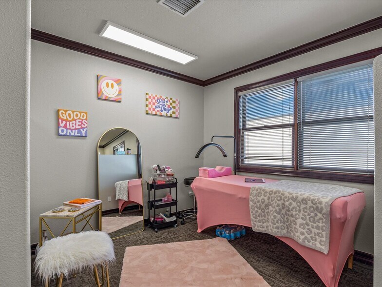 More Photos Of 800 Belford Ave, Grand Junction Office For Sale