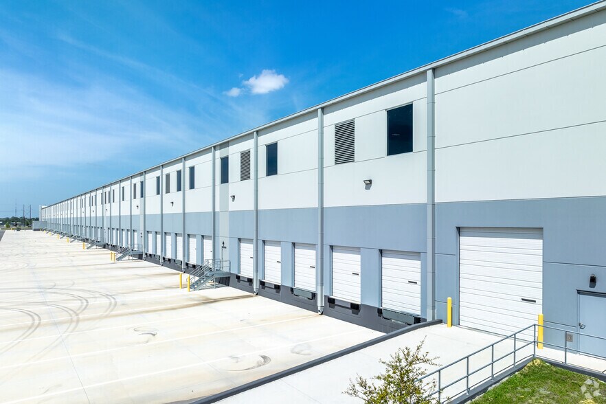 More Photos Of C Fred Jones Blvd, Auburndale Unknown For Lease