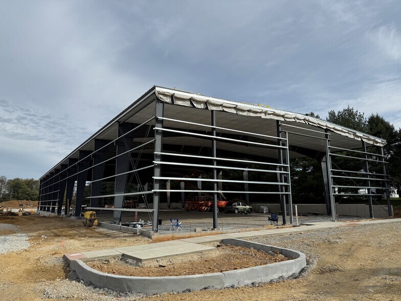 Primary Photo Of 2599 Old Philadelphia Pike, Bird In Hand Unknown For Lease