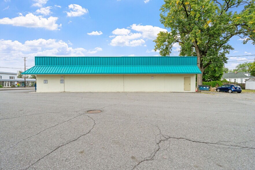 More Photos Of 175-179 Columbia Tpke, Rensselaer Storefront For Sale