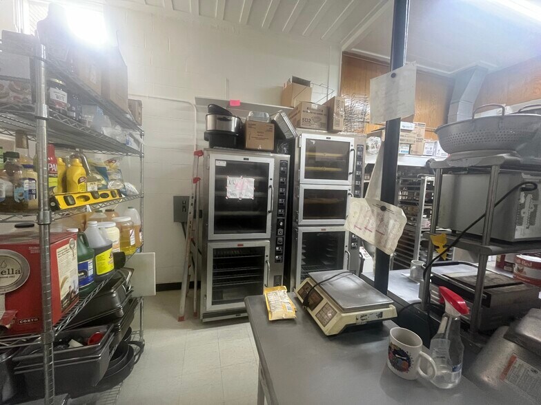 More Photos Of 114 E Lincoln Ave, Mc Donald Storefront For Lease