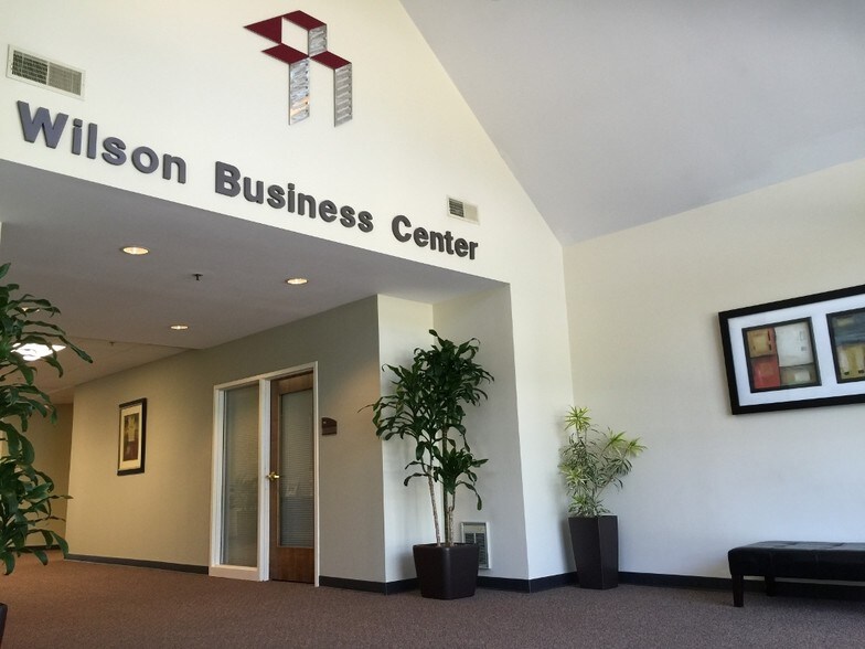 More Photos Of 1605 W Wilson St, Batavia Medical For Lease