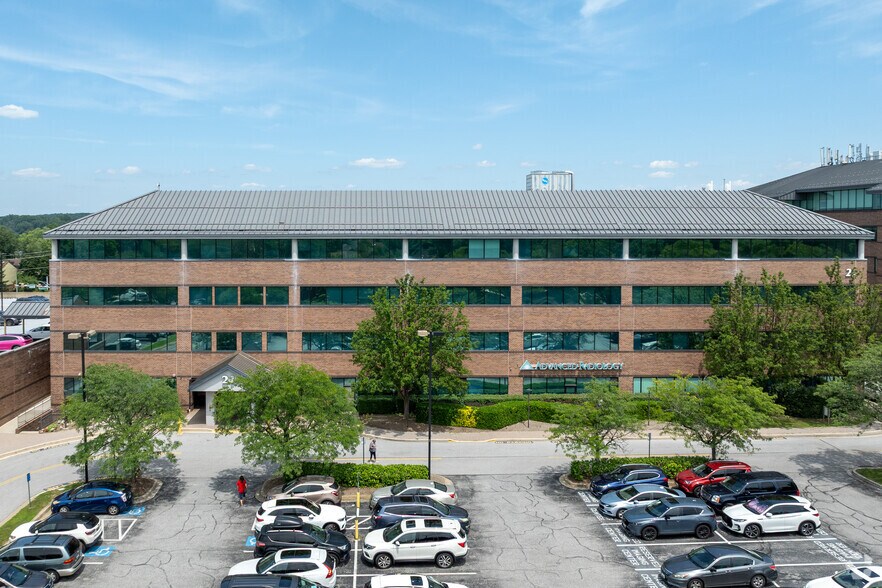 More Photos Of 21 Crossroads Dr, Owings Mills Medical For Lease