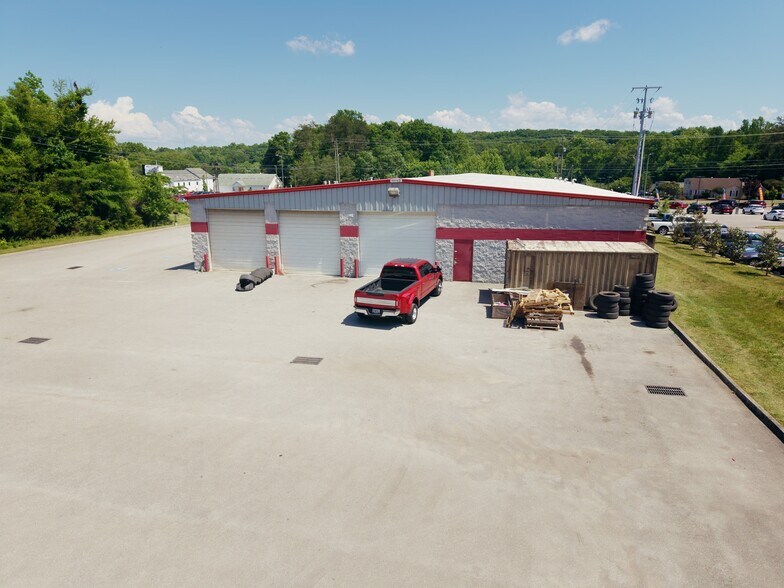 More Photos Of 1345 Callahan Dr, Knoxville Distribution For Sale