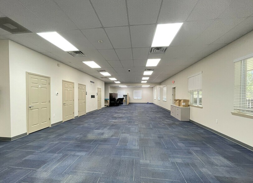 More Photos Of 1701 NW 80th Blvd, Gainesville Office For Sale