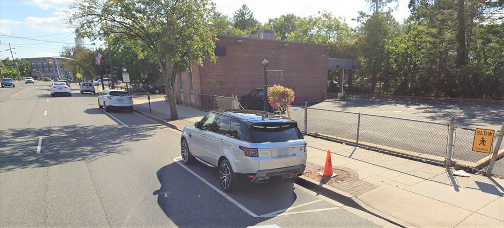 More Photos Of 99 Covert Ave, Floral Park Bank For Lease