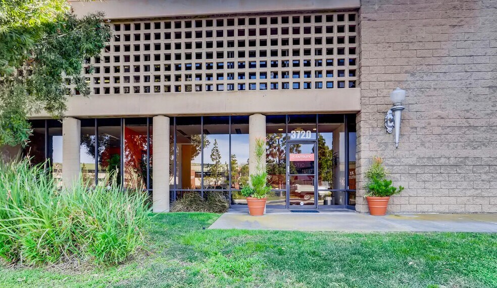 More Photos Of 3720 Skypark Dr, Torrance Research And Development For Lease