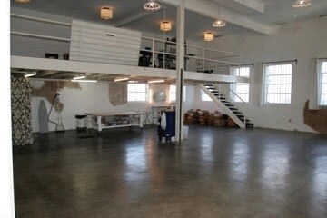 More Photos Of 633-635 W Davis St, Dallas Freestanding For Lease
