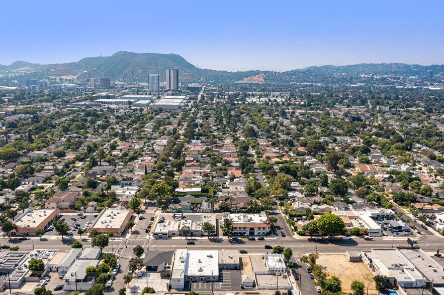More Photos Of 4116 W Magnolia Blvd, Burbank Office For Sale