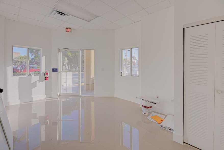 More Photos Of 3300 NW 112th Ave, Miami Light Manufacturing For Lease