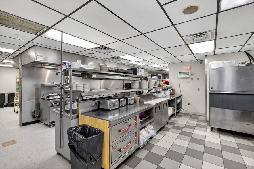 More Photos Of 4040 US Highway 27 S, Sebring Restaurant For Lease