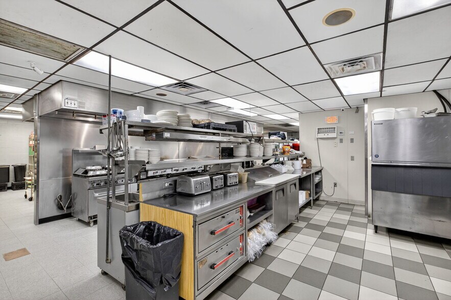 More Photos Of 4040 US Highway 27 S, Sebring Restaurant For Sale