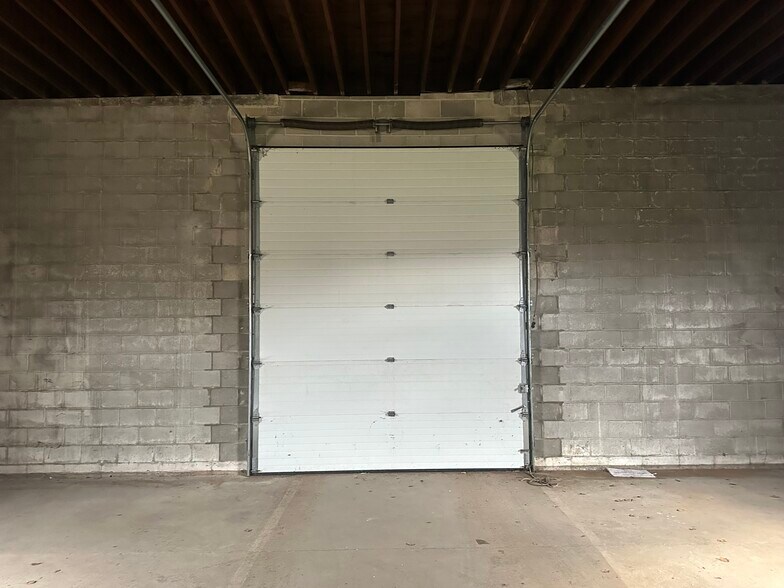 More Photos Of 57582 N Main St, Three Rivers Flex For Lease