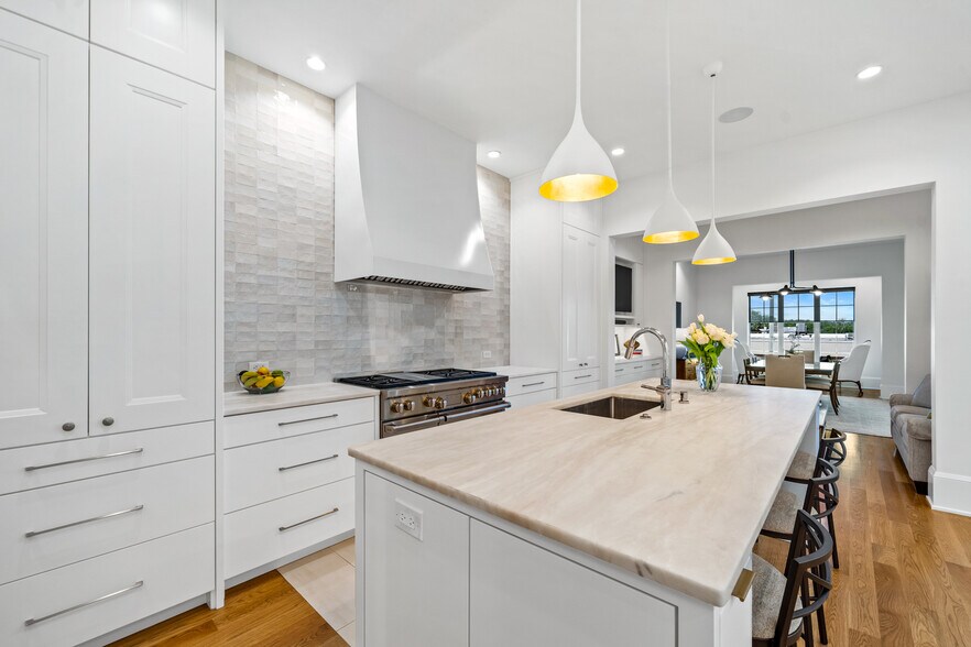 More Photos Of 152 N Section St, Fairhope Storefront Retail Residential For Sale