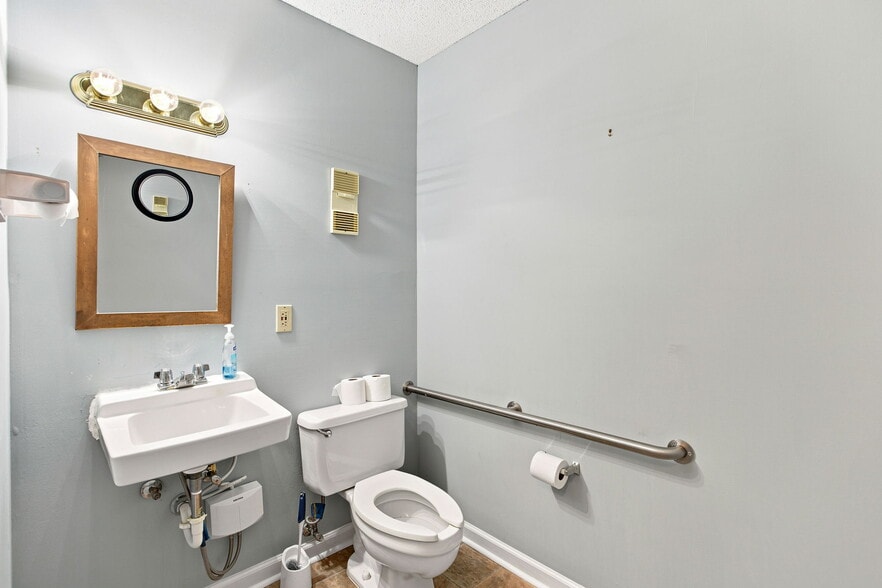More Photos Of 3801 Wrightsville Ave, Wilmington Office Residential For Lease