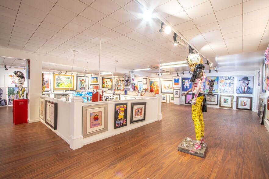 More Photos Of 434-438 Grant Ave, San Francisco Storefront For Lease