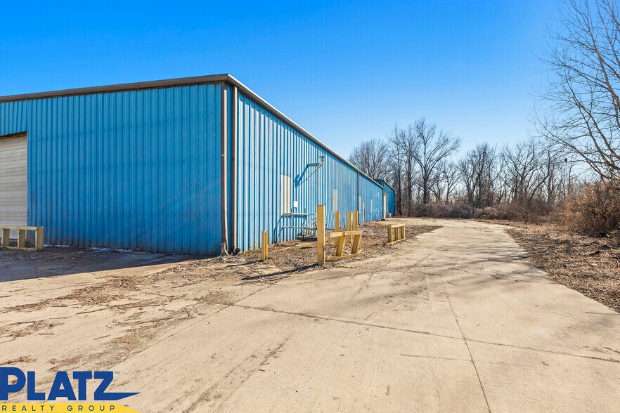 More Photos Of 1929 Larchmont Ave NE, Warren Warehouse For Sale