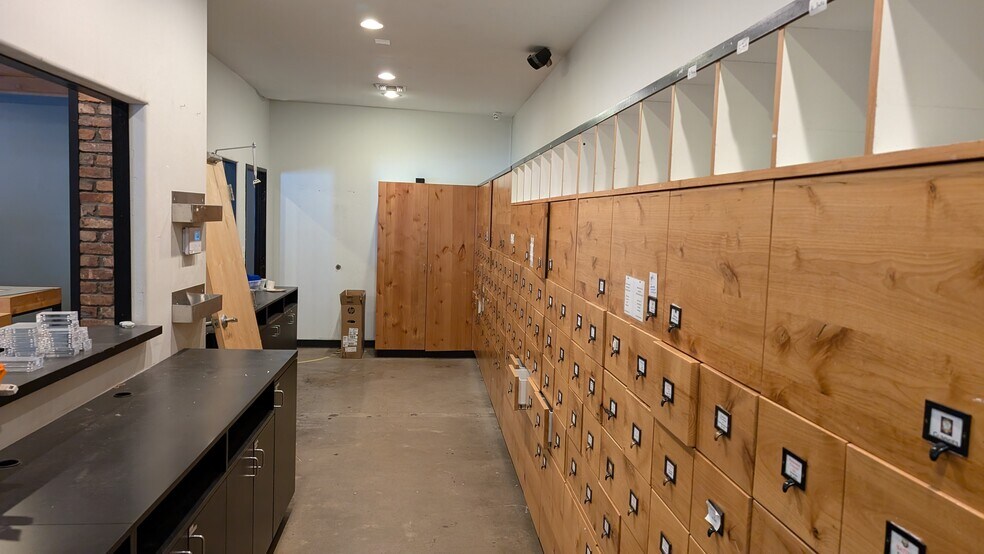 More Photos Of 460 N Switzer Canyon Dr, Flagstaff Storefront Retail Office For Sale