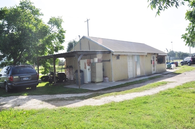 More Photos Of 2900 W Highway 6, Alvin Warehouse For Sale