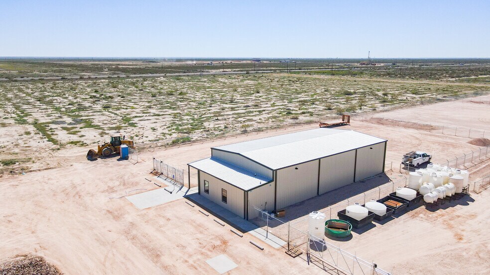 More Photos Of 2269 Ocotillo Dr, Pecos Industrial For Lease