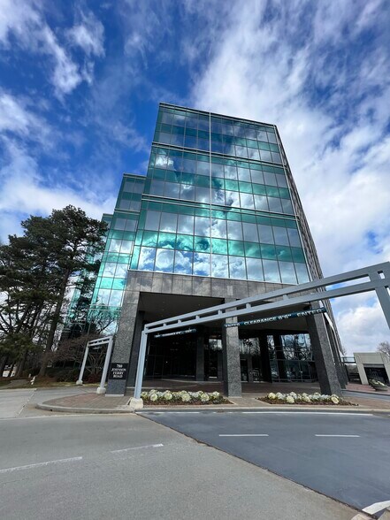 More Photos Of 780 Johnson Ferry Rd NE, Atlanta Office For Lease