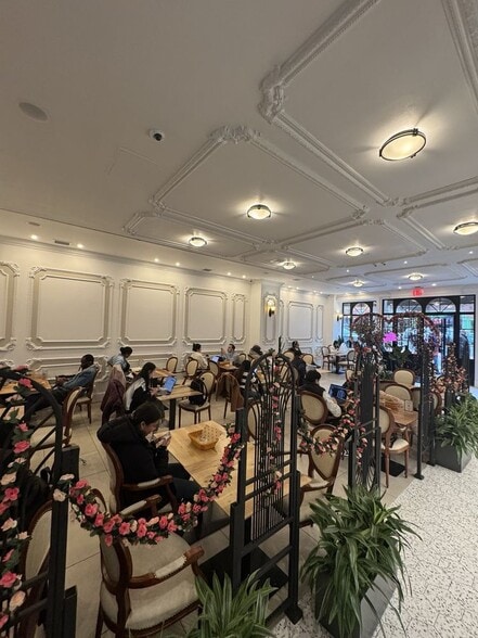 More Photos Of 1645-1659 Third Ave, New York Office For Lease