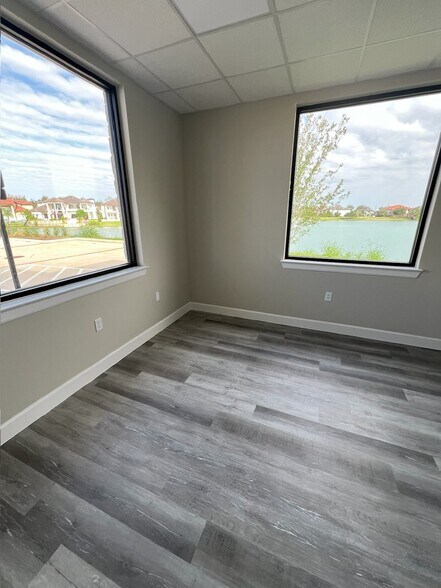 More Photos Of 5501 Cabrera Dr, Sugar Land Unknown For Lease