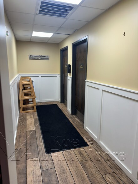 More Photos Of 10321 Chapman Hwy, Seymour Restaurant For Sale