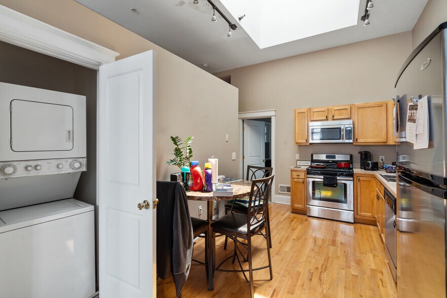 More Photos Of 317 W Fayette St, Syracuse Storefront Retail Office For Sale