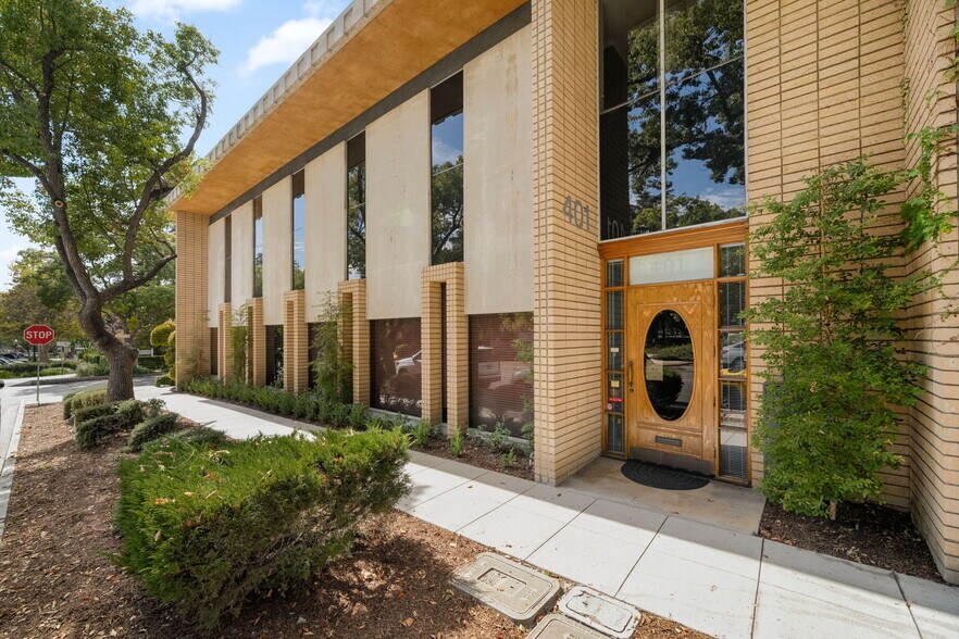 More Photos Of 201 W 4th St, Claremont Office For Lease