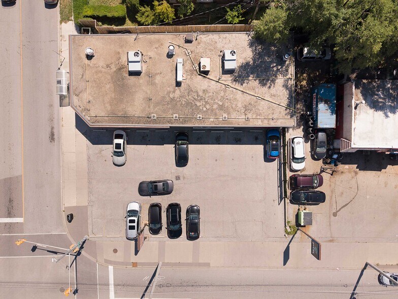 More Photos Of 1705 Wyandotte St W, Windsor Storefront For Sale