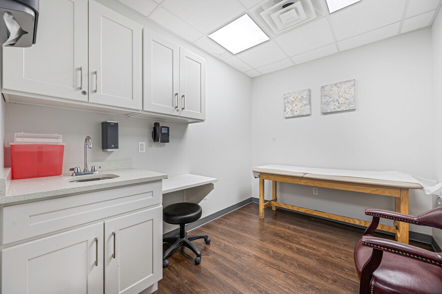 More Photos Of 325 Merrick Ave, East Meadow Medical For Sale