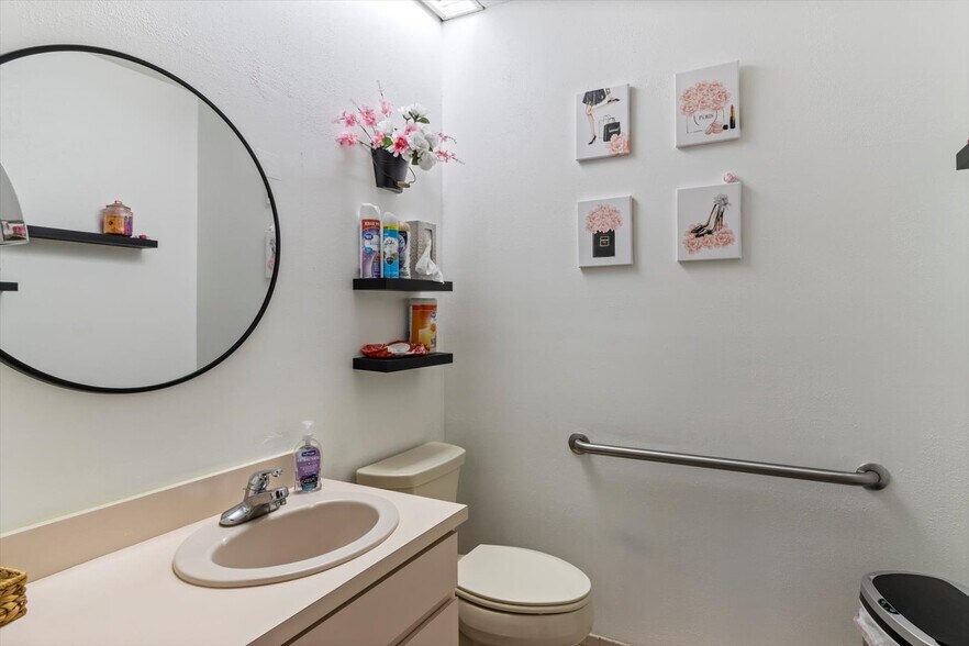 More Photos Of 268 S Suncoast Blvd, Crystal River Office For Sale