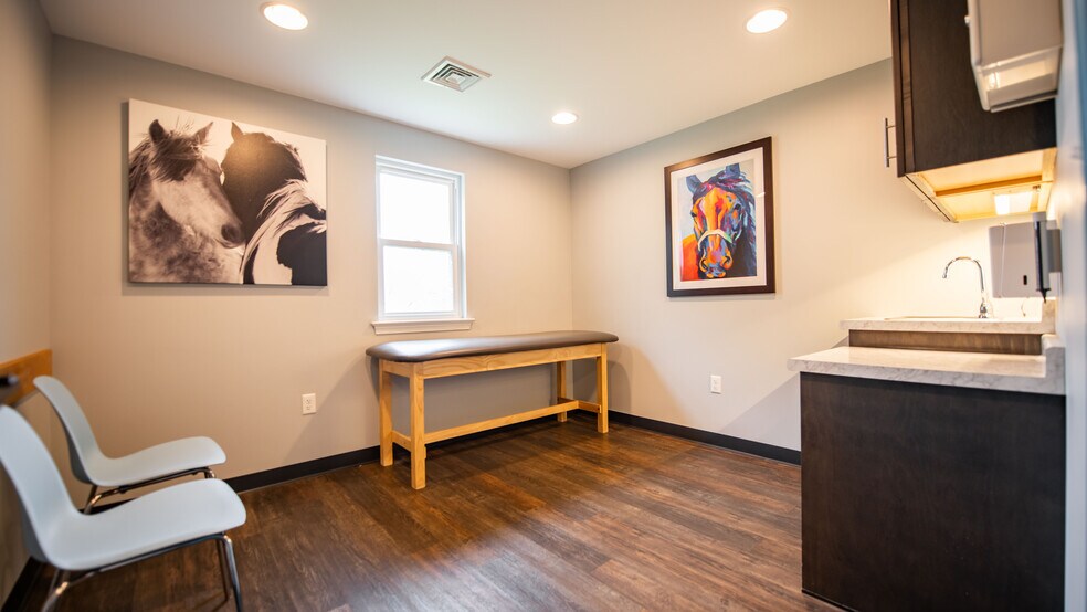 More Photos Of 121 Jpm Rd, Lewisburg Medical For Sale