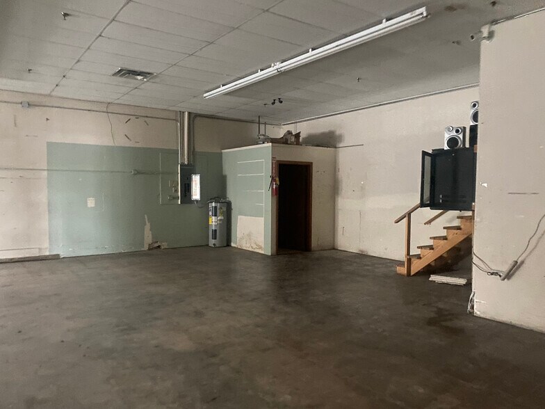 More Photos Of 200-240 Grove Ave SW, Cleveland Storefront For Lease
